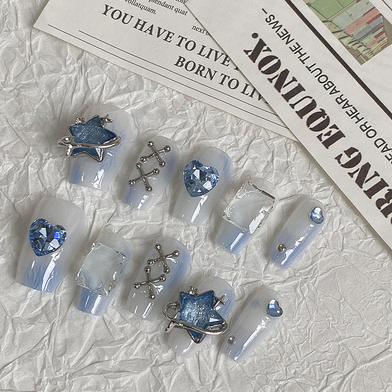 10pcs Dreamy Light Blue Press  - Nail Art Maroon recension och pris