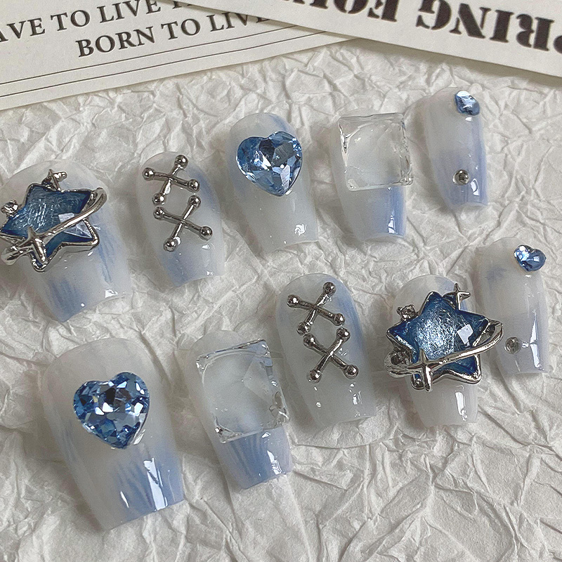 10pcs Dreamy Light Blue Press  - Nail Art Maroon recension och pris